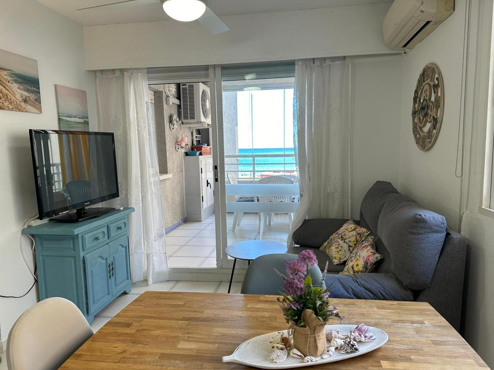 Apartment On The Beach With Parking And Pool Calp Exterior foto